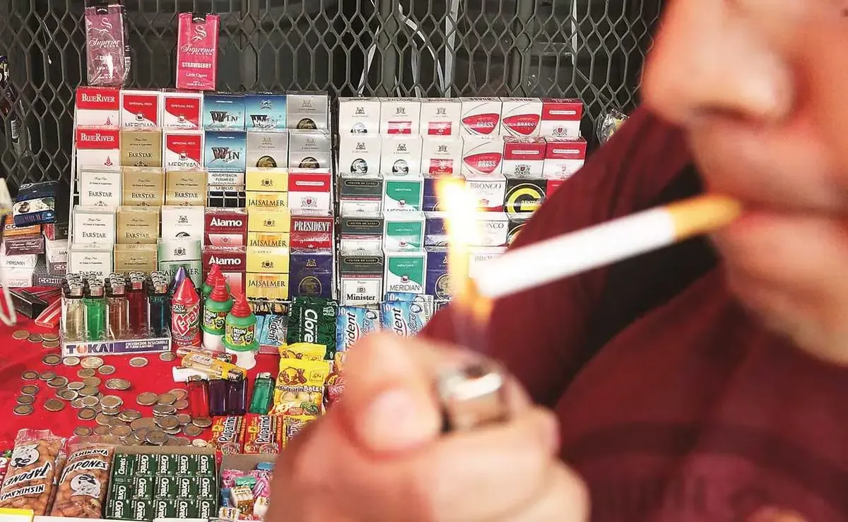 Distintas asociaciones civiles solicitan aumentar impuestos a tabaco para fomentar la salud pública y financiar el sistema de salud.