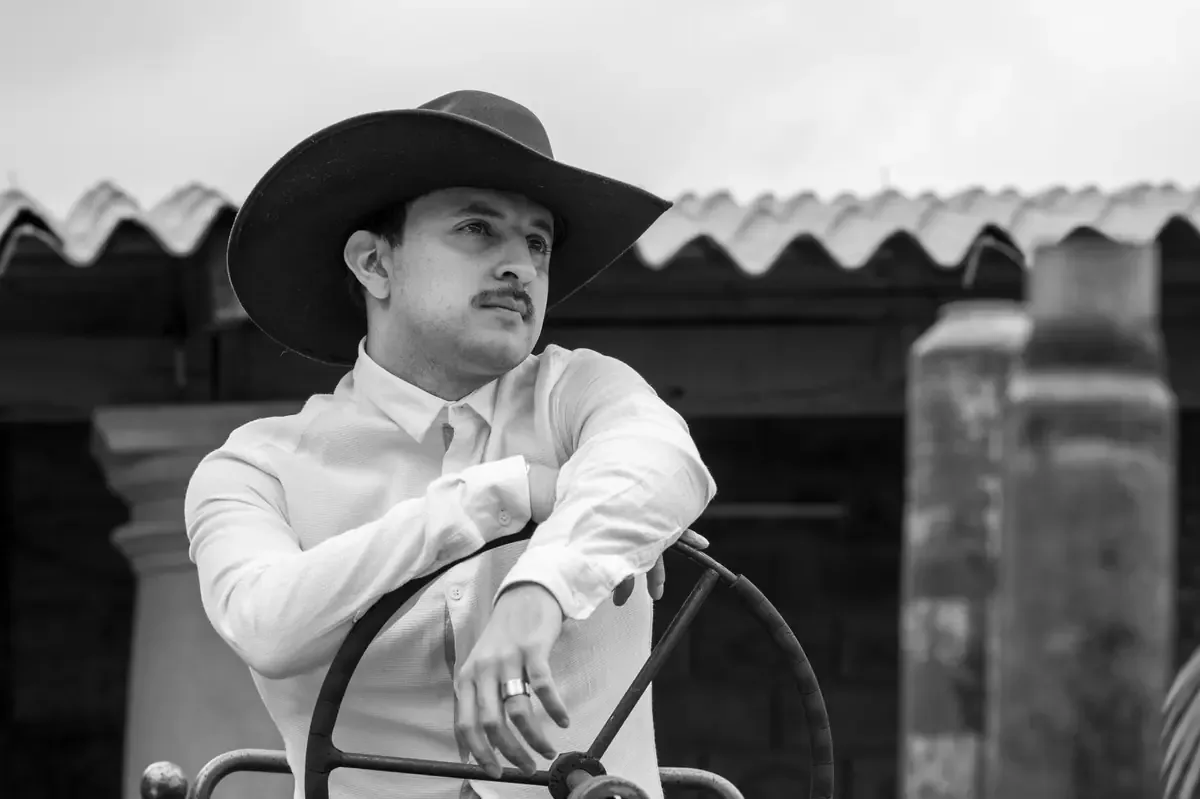 La inclusión del cantante genera controversia por señalamientos de violencia económica y familiar.