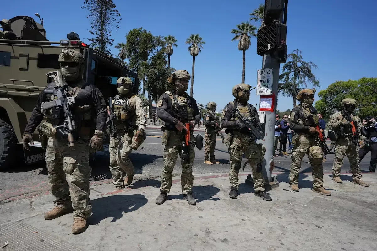 Activistas promueven autodefensa y espacios seguros ante el aumento de redadas del ICE en California.