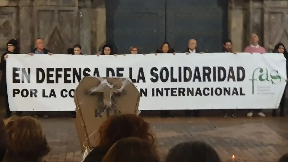 Organizaciones sociales en Aragón rechazan medidas que afectan a migrantes.