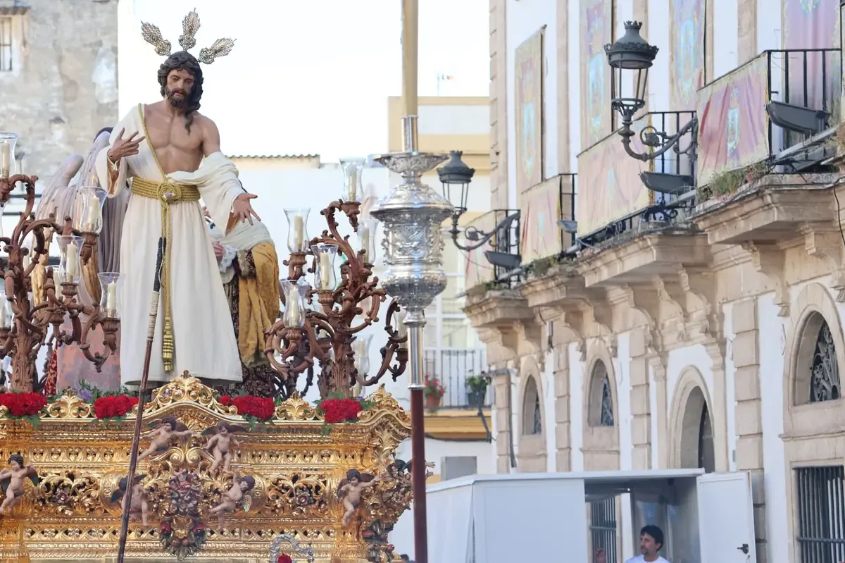 Las Fiestas Patronales ofrecen actividades para toda la familia y fomentan la cultura local.