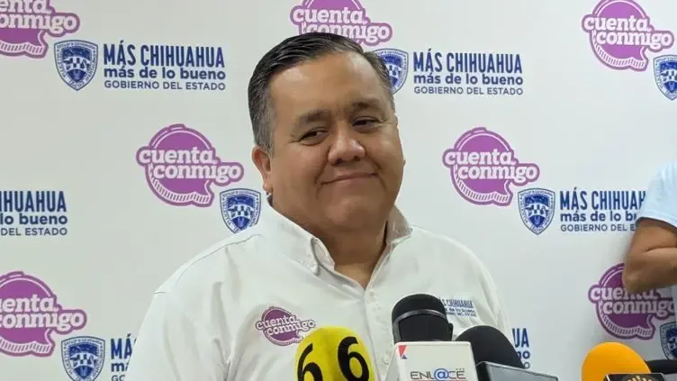 El representante de la gobernadora de Chihuahua defiende la administración estatal ante acusaciones del partido opositor.