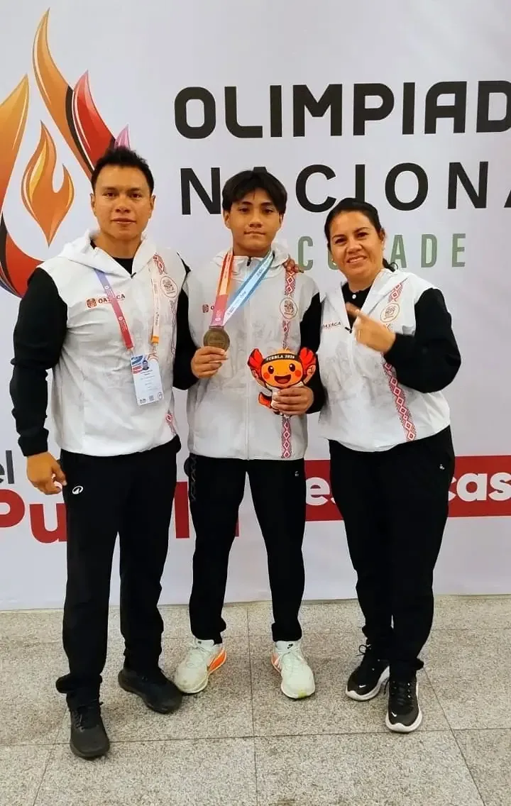 El karateca oaxaqueño brilló en la competencia y se posiciona como un talento destacado.