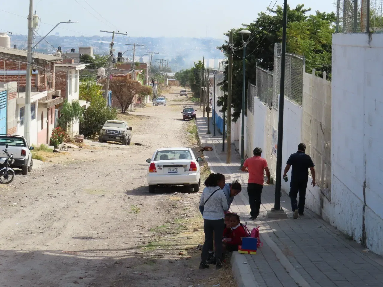 Padres de familia de Las Joyas piden seguridad tras ataque a estudiante.