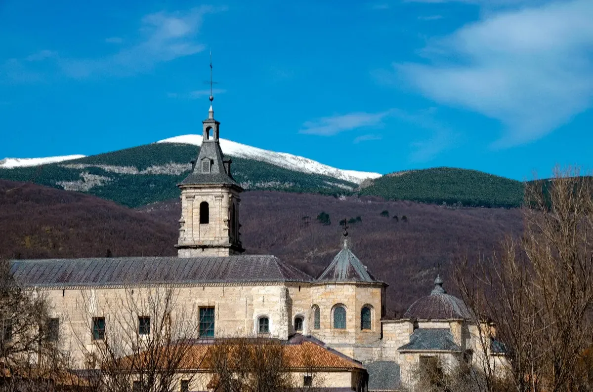 Se espera un fin de semana soleado y cálido en Pamplona, con temperaturas que alcanzarán los 33 grados.