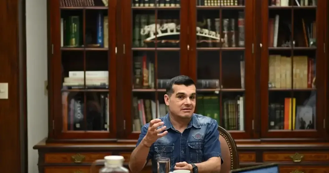 Jorge Triana, coordinador de voceros del PAN, señala la necesidad de nuevas candidaturas y propone medidas contra partidos con vínculos criminales.