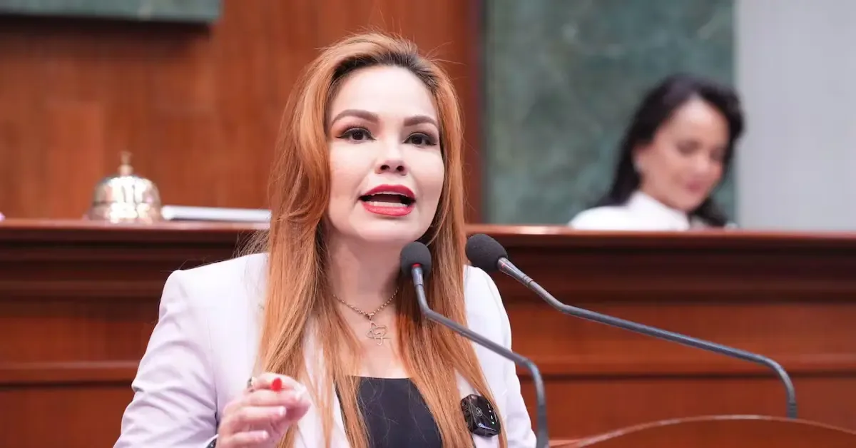 La diputada del PRI aspira a una alianza opositoria para enfrentar a Morena en 2027.