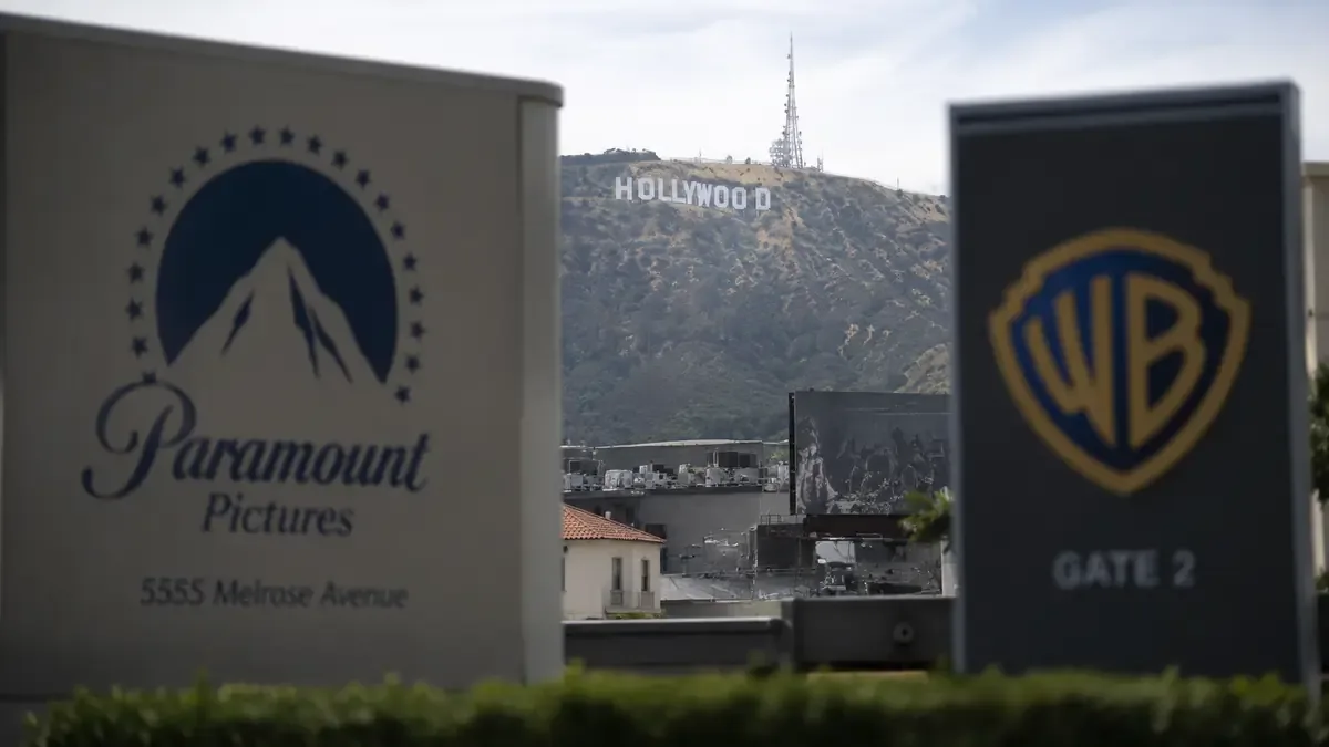 La fusión con Warner Bros. Discovery, clave para la competencia, enfrenta obstáculos regulatorios en California.
