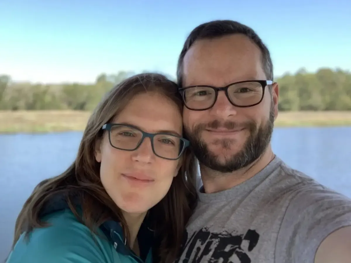 Katie y Alan Donegan compartieron su experiencia sobre cómo alcanzaron la independencia financiera.