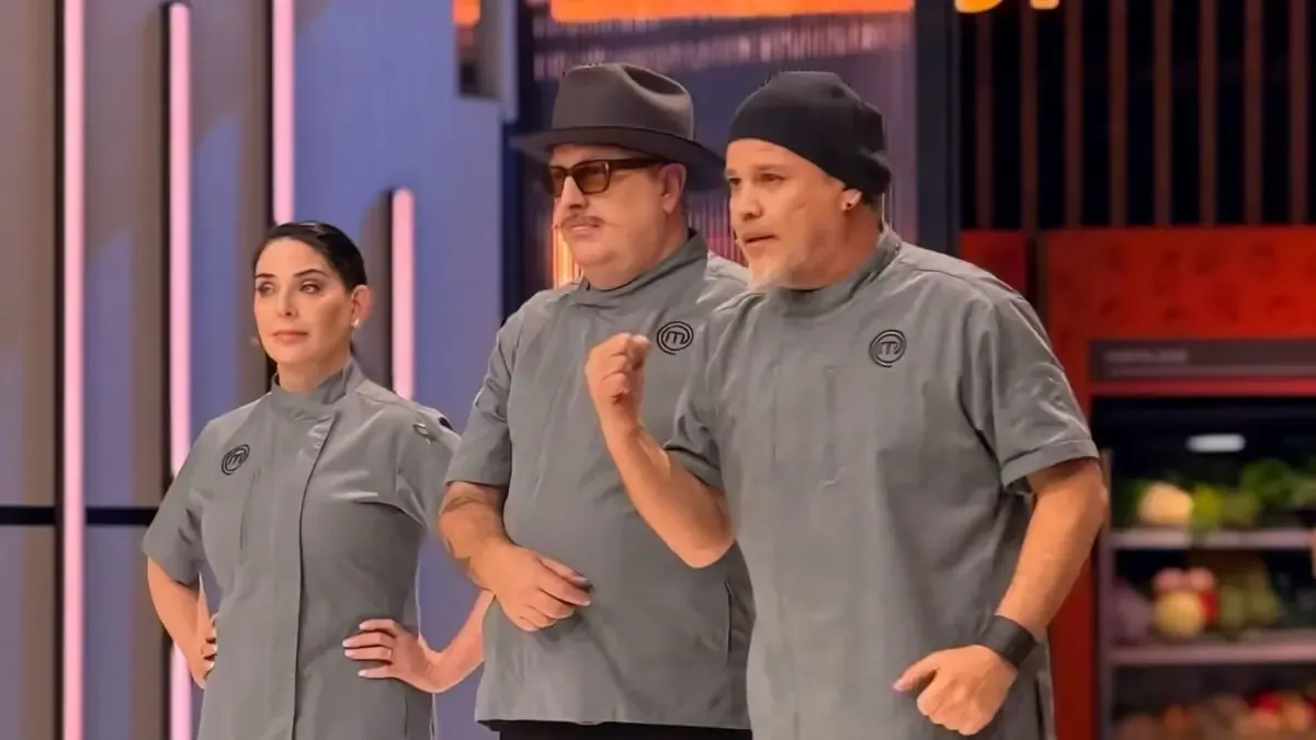 Este domingo se lleva a cabo la eliminación en MasterChef, donde un competidor abandonará el programa.