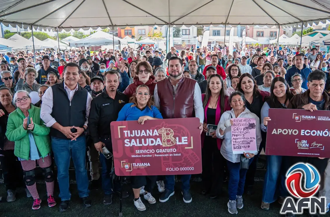 Participantes en la jornada comunitaria en la escuela “5 de diciembre” en Tijuana.