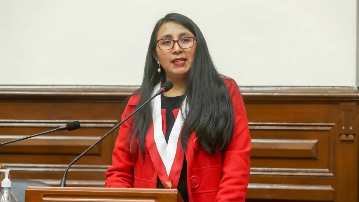 La senadora Juárez señala que Luque perjudica a los más vulnerables con su inasistencia.