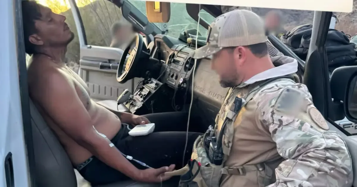 Un mexicano fue hallado con deshidratación severa tras ser abandonado en el desierto.