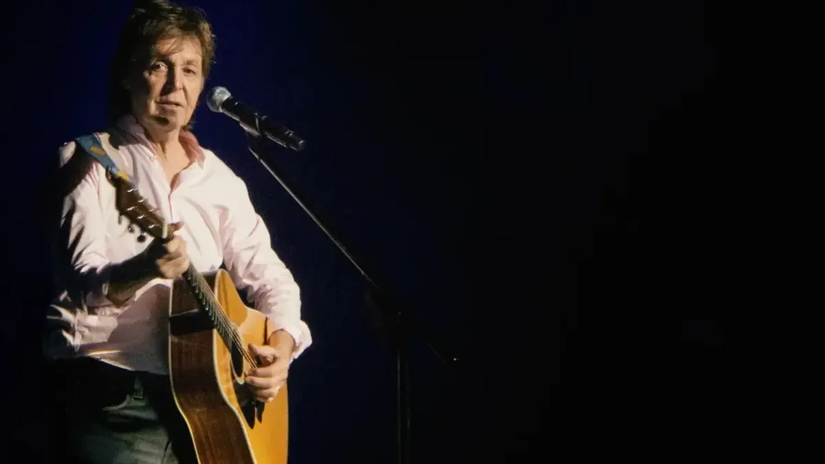 McCartney presenta una visión filosófica de las emociones humanas en su obra poética.