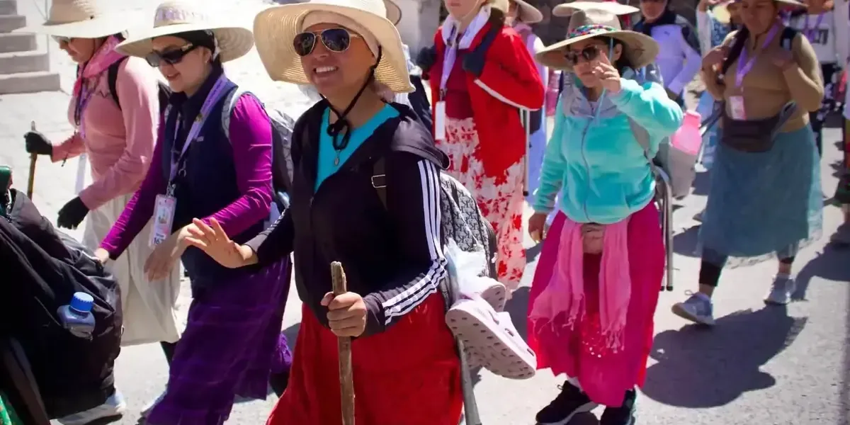 La peregrinación anual al Tepeyac reúne a 80 mil feligreses en un viaje de fe.