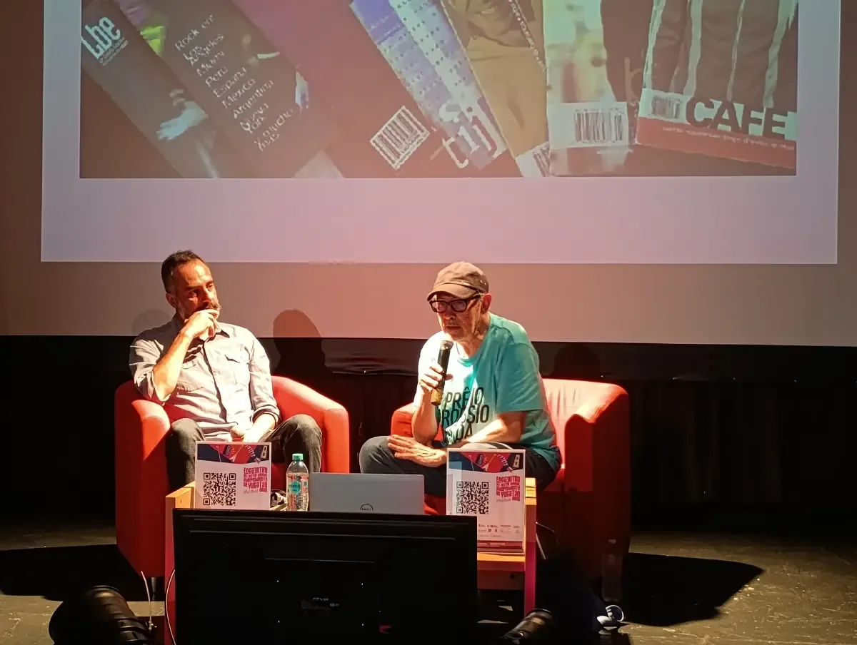 La charla en Yucatán analizó el impacto de los periodistas en la industria musical.