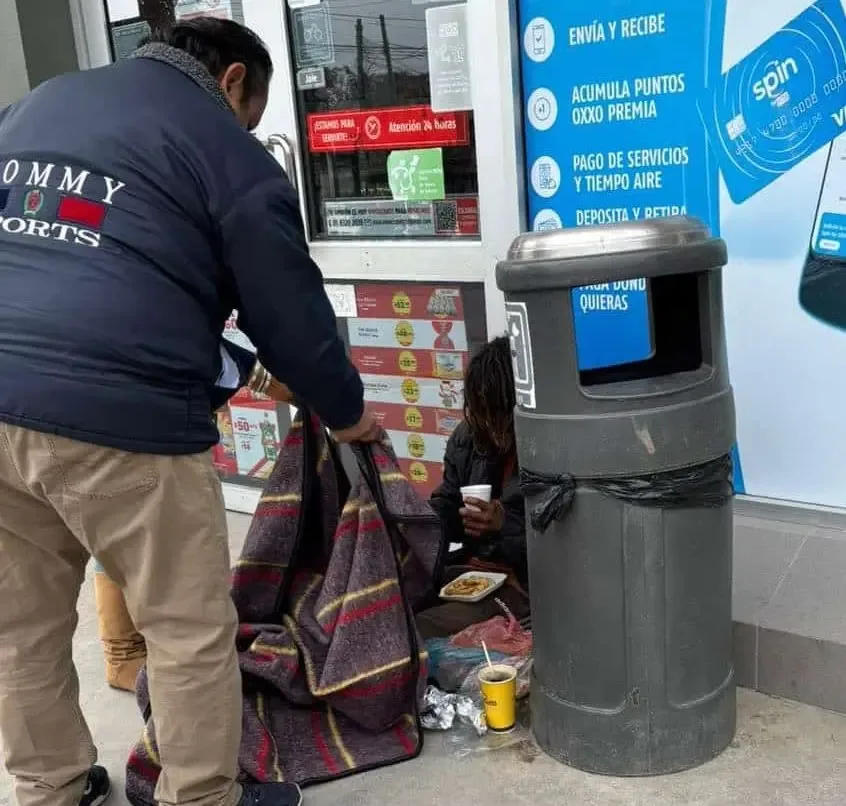 Personal de Protección Civil en acción ante descenso de temperatura en Ciudad Valles.