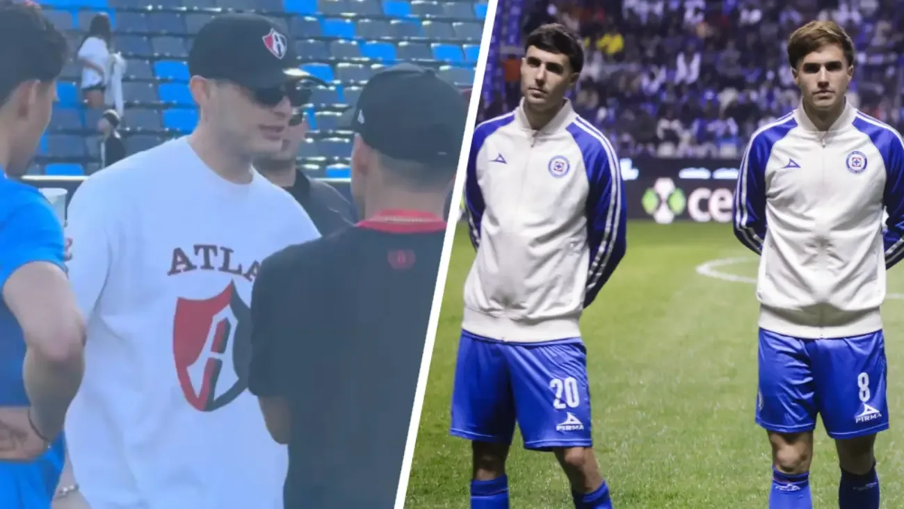 Peso Pluma interactúa con los jugadores de Atlas antes del partido.