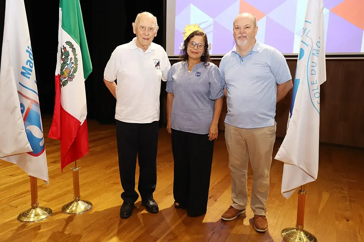 La visita de Stoyle representa un vínculo con la historia del Bachillerato Internacional.