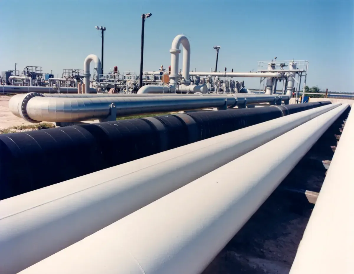 Ikon Midstream enfrenta indagatorias en México y EE. UU. por contrabando de combustible.