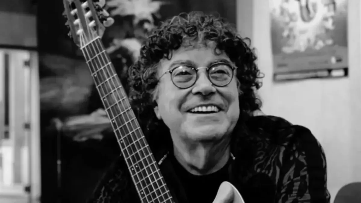 El cantautor Piero continúa vivo en Colombia a través de su música y mensajes sobre paz.