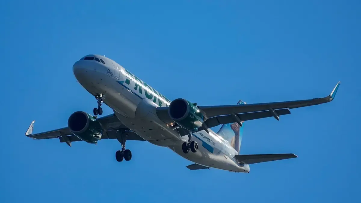 Un vuelo hacia Los Ángeles se vio interrumpido tras un incidente en la pista del aeropuerto de Denver.