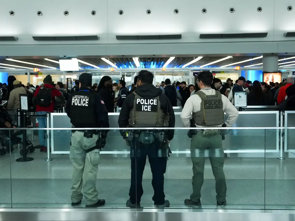 La decisión del ICE genera preocupación por el uso excesivo de la fuerza contra inmigrantes.