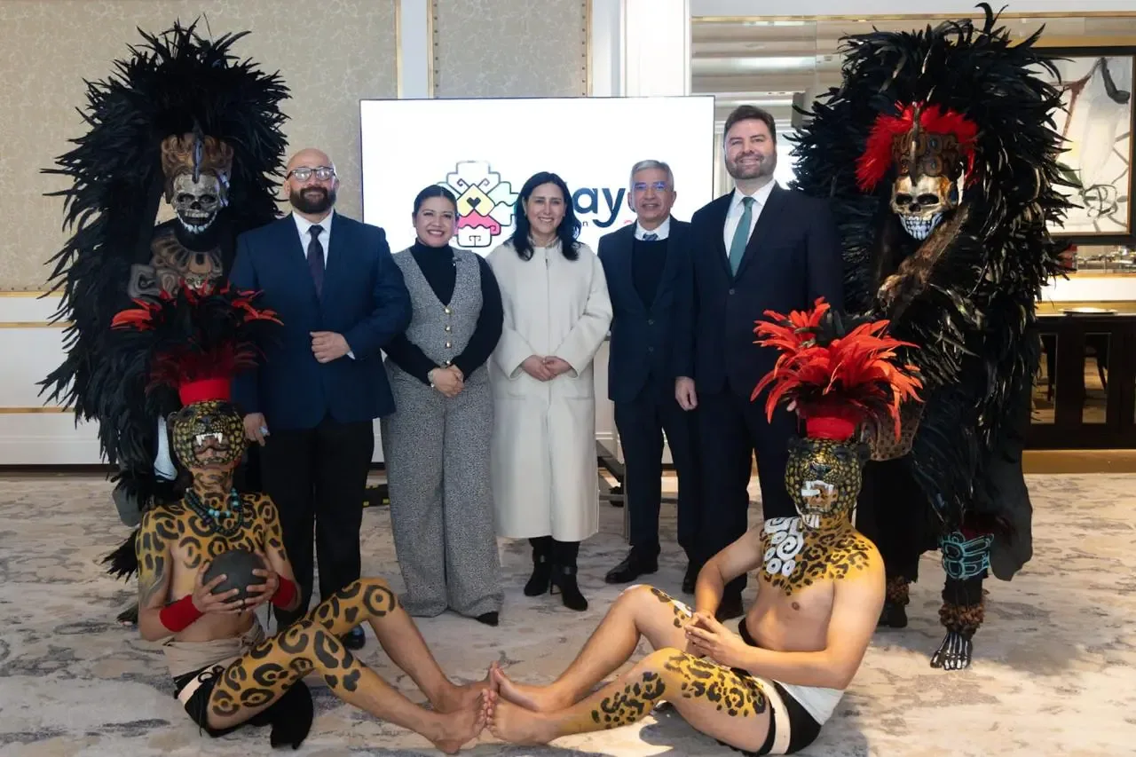 Playa del Carmen presentado en Fitur 2026 como un destino turístico moderno.