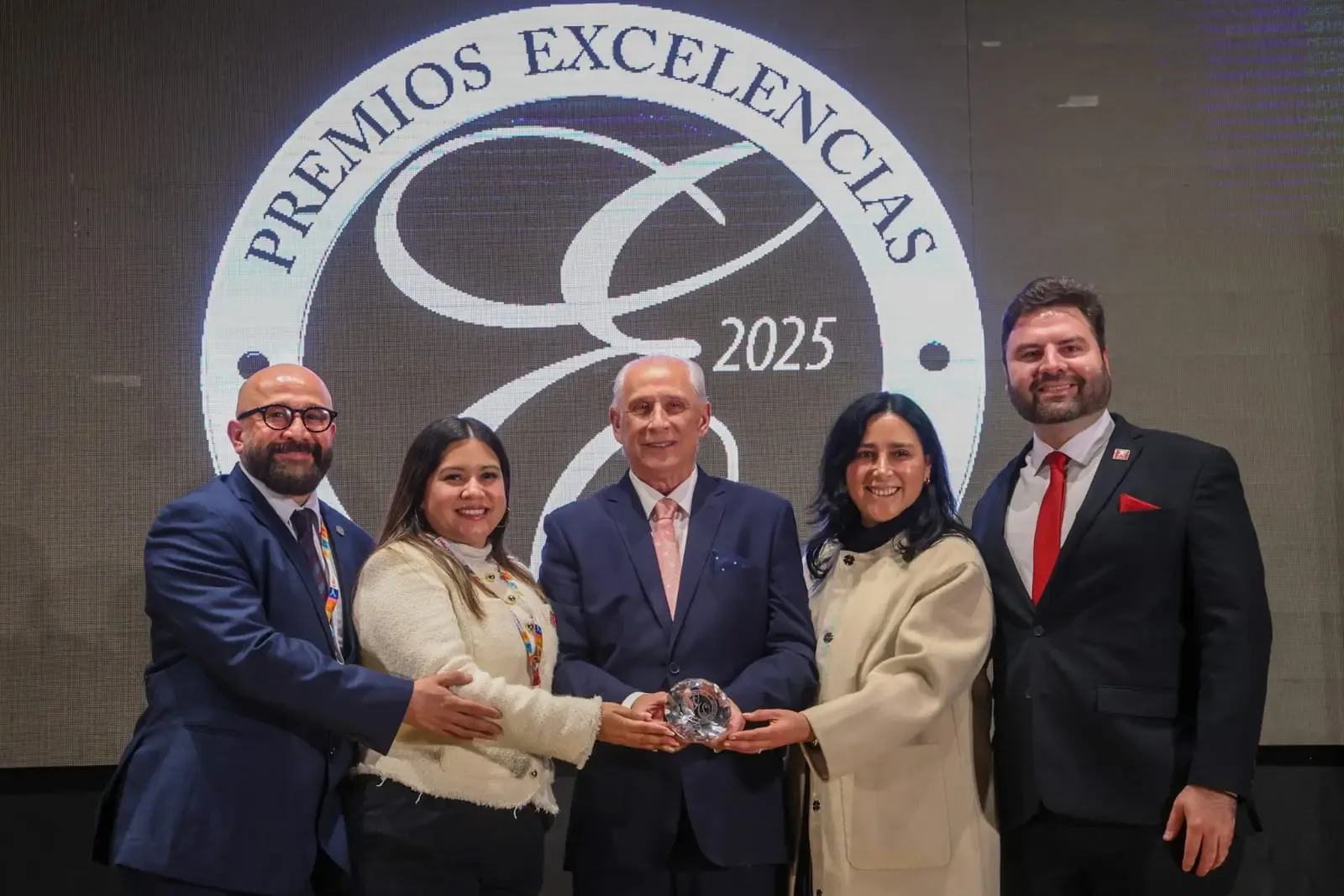 Playa del Carmen recibe el Premio Excelencias Turísticas 2025 en la Fitur 2026.