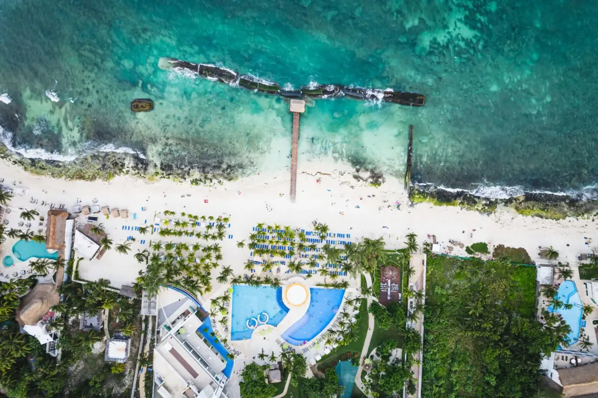 Playa Petrel Norte destaca por su certificación Blue Flag y se planea incluir a Playa Mamitas.