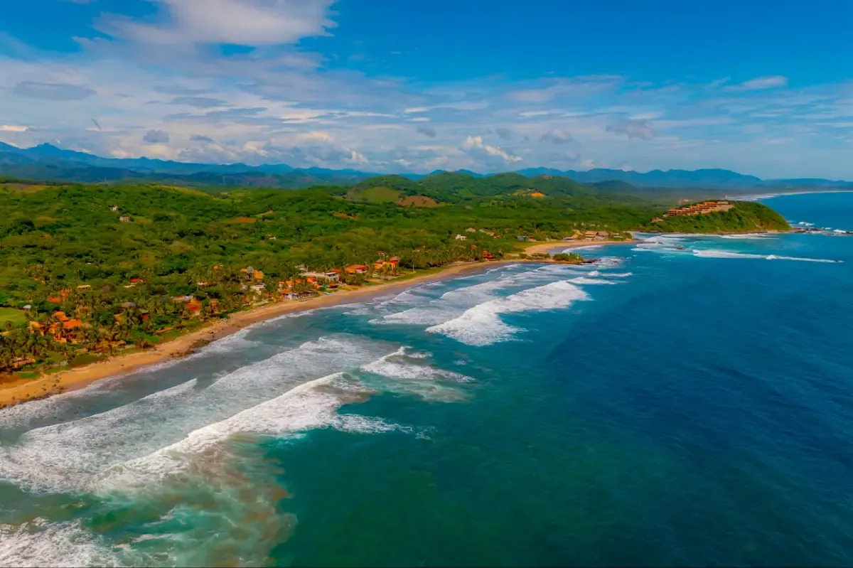 La Cofepris valida la calidad del agua en playas turísticas de Guerrero, garantizando un verano seguro para visitantes.