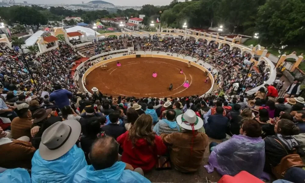 Plaza de toros de Provincia Juriquilla, donde se suspendió el evento.
