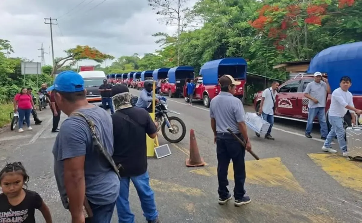 La protesta busca el reconocimiento de Esteban Santiago como presidente municipal de San Juan Mazatlán Mixe.
