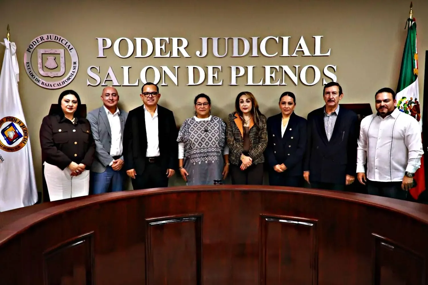 Poder Judicial de BCS y ministra Lenia Batres en conversatorio sobre justicia.