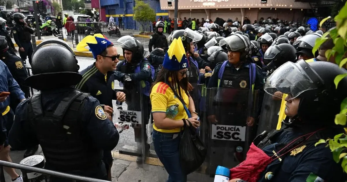 La movilización de maestros y activistas provoca desvíos y congestionamientos en la capital.