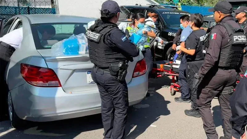 Un hombre llevó a su hija en labor de parto al centro de seguridad.
