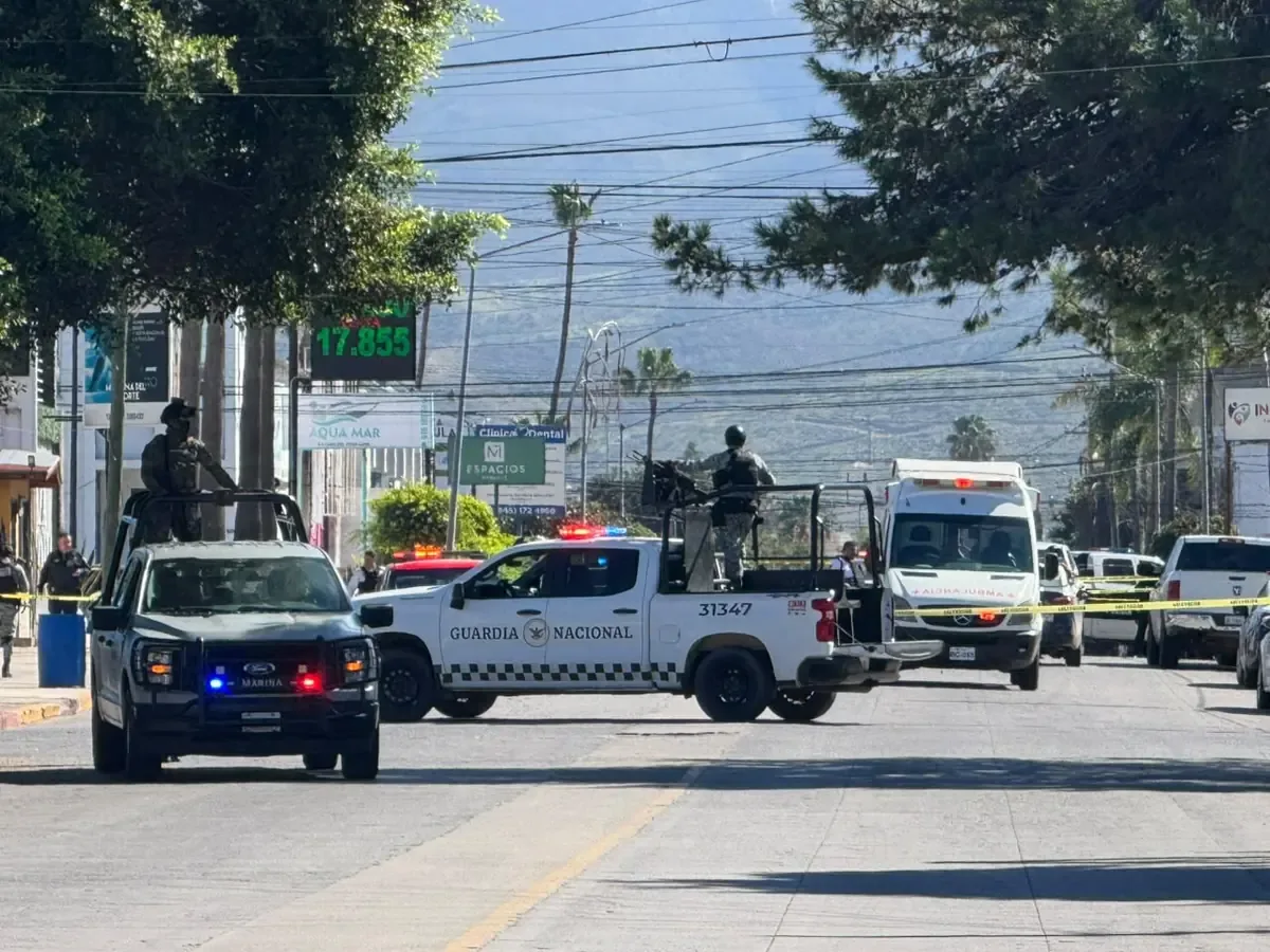 Un hombre murió tras un enfrentamiento con la policía en el centro de Ensenada, lo que reaviva la discusión sobre la seguridad en la región.