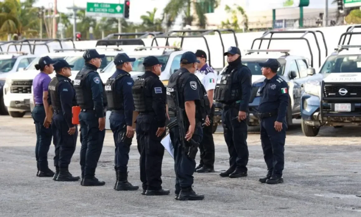 Policías de Cancún enfrentan sanciones por no utilizar cámaras corporales.