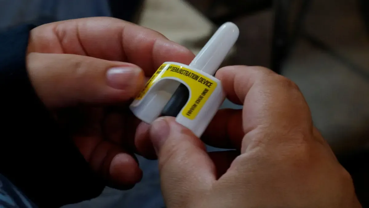 La estrategia busca proteger a policías en intervenciones relacionadas con el fentanilo.