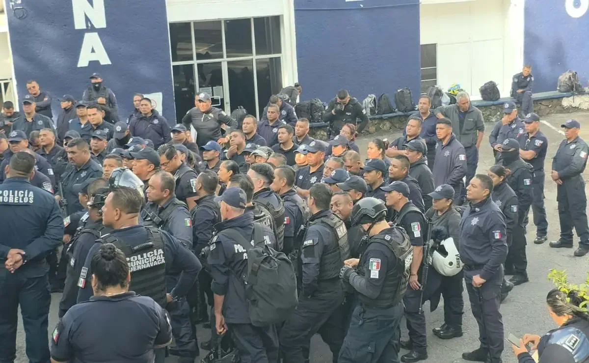 Policías de Cuernavaca piden incremento salarial mientras se mantiene la seguridad municipal.