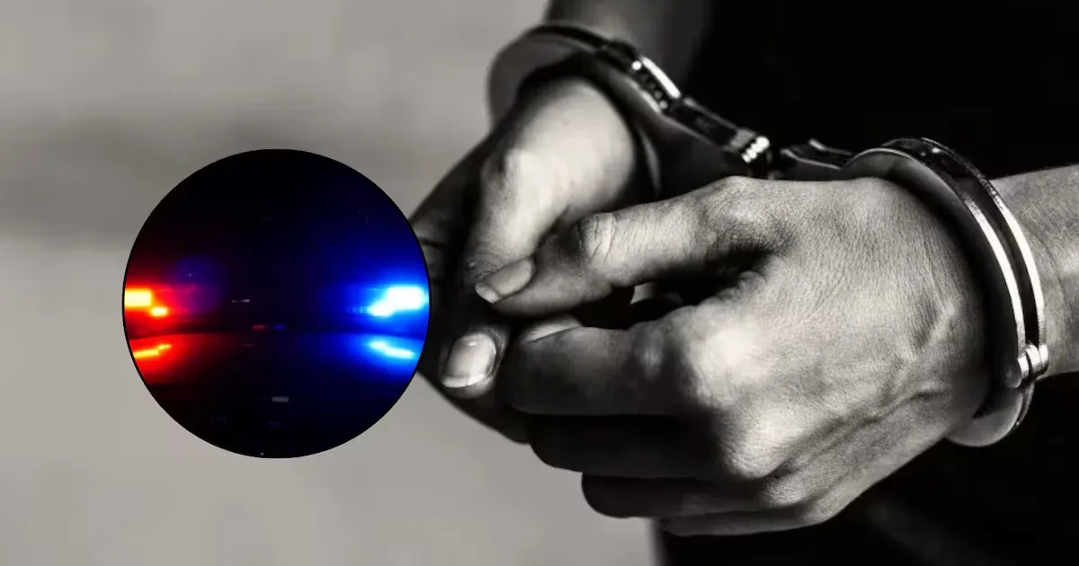 Policías en la escena del incidente de violencia familiar en Hermosillo.