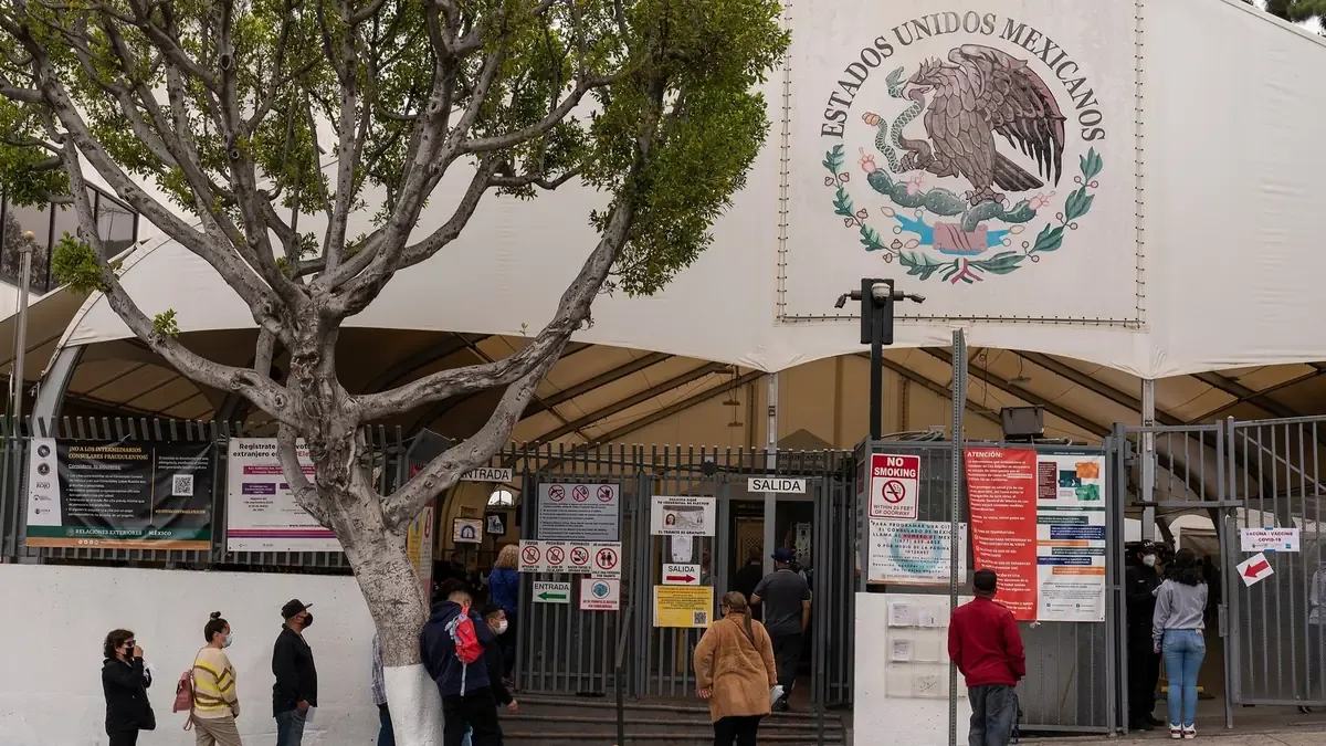 La revisión del Departamento de Estado podría afectar los servicios consulares para miles de mexicanos en Estados Unidos.
