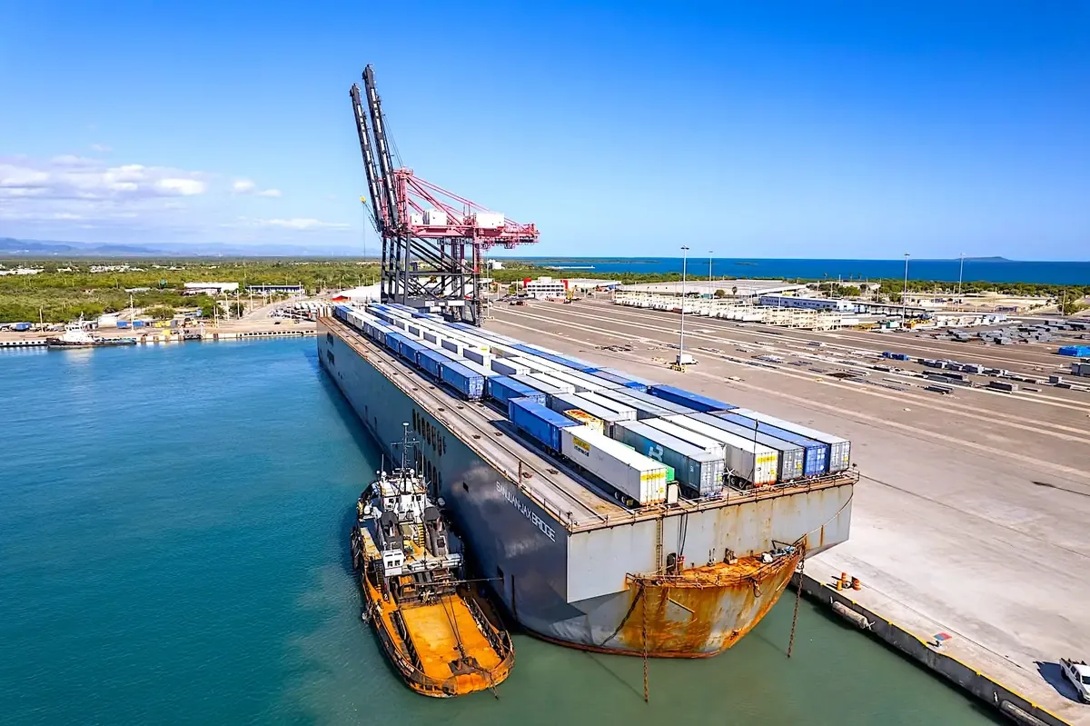 Los planes de GNL en el Puerto de Ponce incluyen regasificación a bordo y entregas recurrentes.