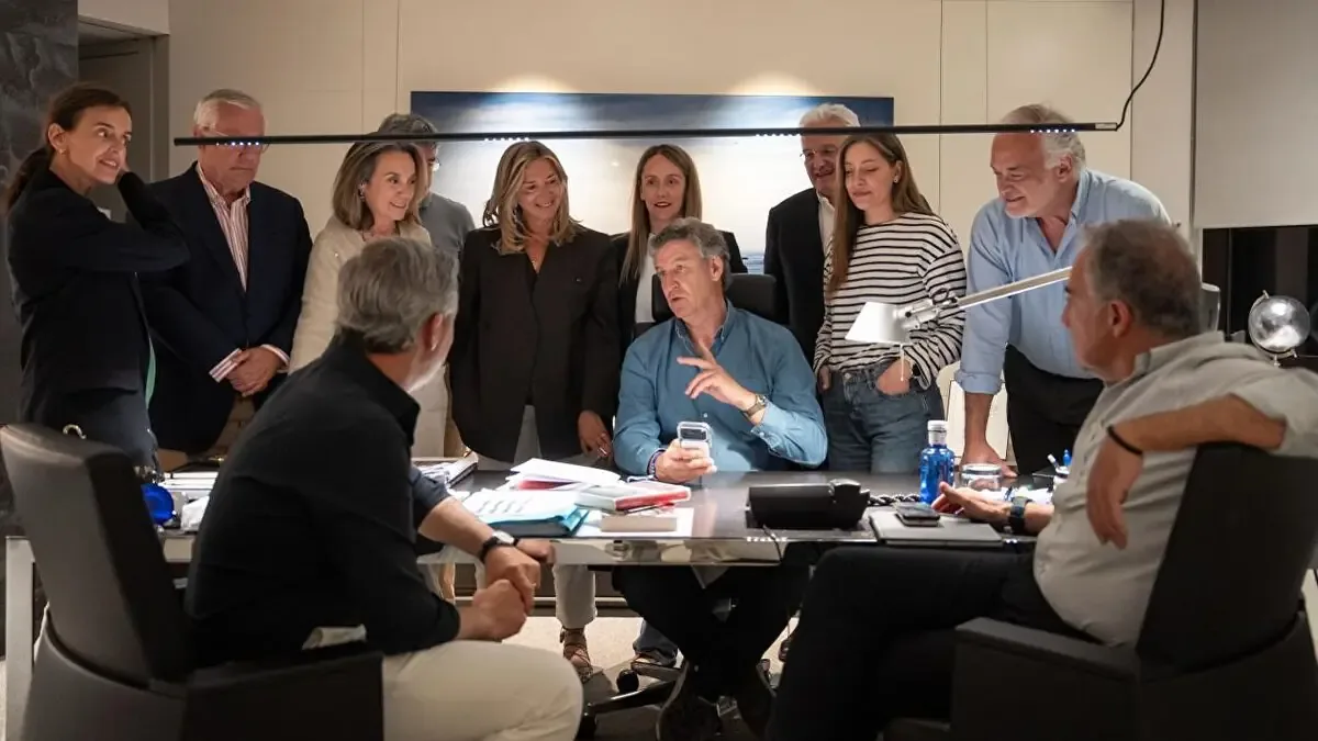La derrota electoral obliga al PP a reconsiderar su estrategia frente a Vox.