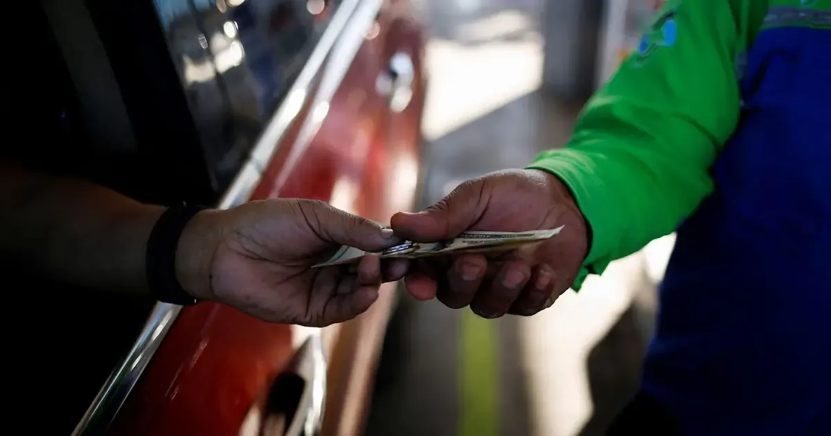 Los precios de la gasolina en la Ciudad de México presentan variaciones que impactan a los consumidores diariamente.