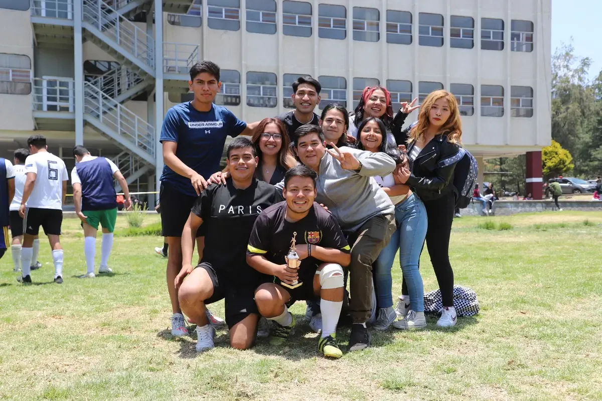 Jóvenes en Chiapas destacan en lucha contra la desinformación digital a través del cine.