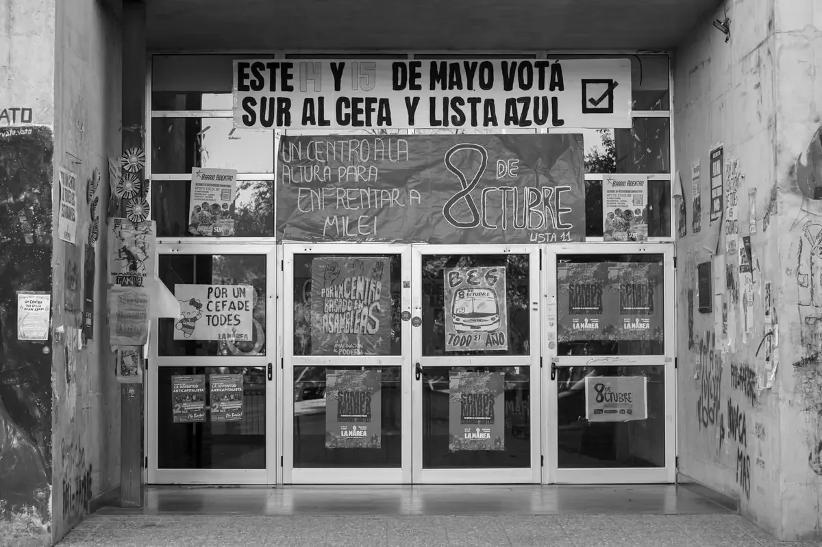 Las estructuras política, jurídica y económica son fundamentales para el desarrollo de México.