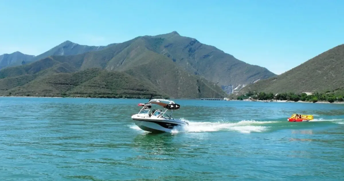 Los niveles de agua en las presas de Nuevo León continúan disminuyendo, afectando el abastecimiento.