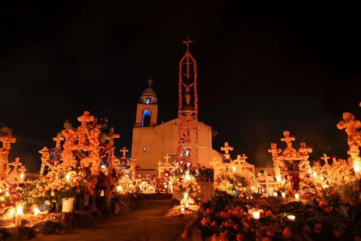 La Semana de Celebración de Noche de Muertos incluye desfiles, talleres y tradiciones en toda la entidad.