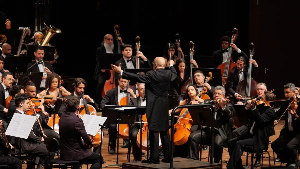 Este jueves, Curitiba ofrece diversas actividades culturales, incluyendo teatro y música clásica.